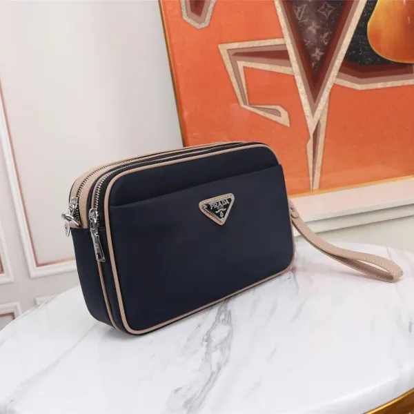【PRADA 公式旗艦店】プラダ クラッチバッグ 当日出荷 好評に付き再入荷!28*17*4CM 【PRADA 公式旗艦店】プラダ クラッチバッグ 当日出荷 好評に付き再入荷!28*17*4CM