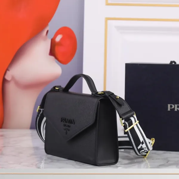 【PRADA 公式旗艦店】プラダ 斜めがけバッグ 当日出荷 好評に付き再入荷!21*14*6.5CM 【PRADA 公式旗艦店】プラダ 斜めがけバッグ 当日出荷 好評に付き再入荷!21*14*6.5CM