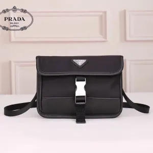 【PRADA 公式旗艦店】プラダ 斜めがけバッグ 当日出荷 好評に付き再入荷!21*16*5CM 【PRADA 公式旗艦店】プラダ 斜めがけバッグ 当日出荷 好評に付き再入荷!21*16*5CM