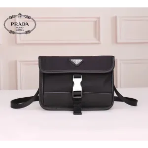 【PRADA 公式旗艦店】プラダ 斜めがけバッグ 当日出荷 好評に付き再入荷!21*16*5CM 【PRADA 公式旗艦店】プラダ 斜めがけバッグ 当日出荷 好評に付き再入荷!21*16*5CM