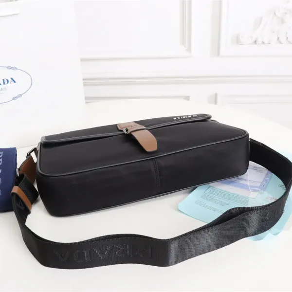 【PRADA 公式 旗艦店】プラダ 斜めがけバッグ 当日出荷 好評に付き再入荷!31*21*6CM 【PRADA 公式 旗艦店】プラダ 斜めがけバッグ 当日出荷 好評に付き再入荷!31*21*6CM