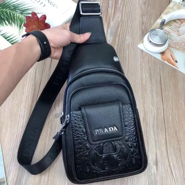 【PRADA 公式 旗艦店】プラダ 胸ポケット当日出荷 好評に付き再入荷!32*18*6CM 【PRADA 公式 旗艦店】プラダ 胸ポケット当日出荷 好評に付き再入荷!32*18*6CM