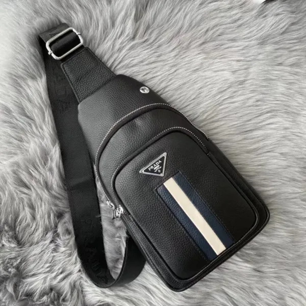 【PRADA 公式 旗艦店】プラダ 胸ポケット当日出荷 好評に付き再入荷!32*18*6CM 【PRADA 公式 旗艦店】プラダ 胸ポケット当日出荷 好評に付き再入荷!32*18*6CM