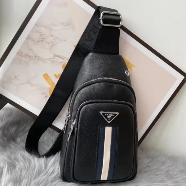 【PRADA 公式 旗艦店】プラダ 胸ポケット当日出荷 好評に付き再入荷!32*18*6CM 【PRADA 公式 旗艦店】プラダ 胸ポケット当日出荷 好評に付き再入荷!32*18*6CM