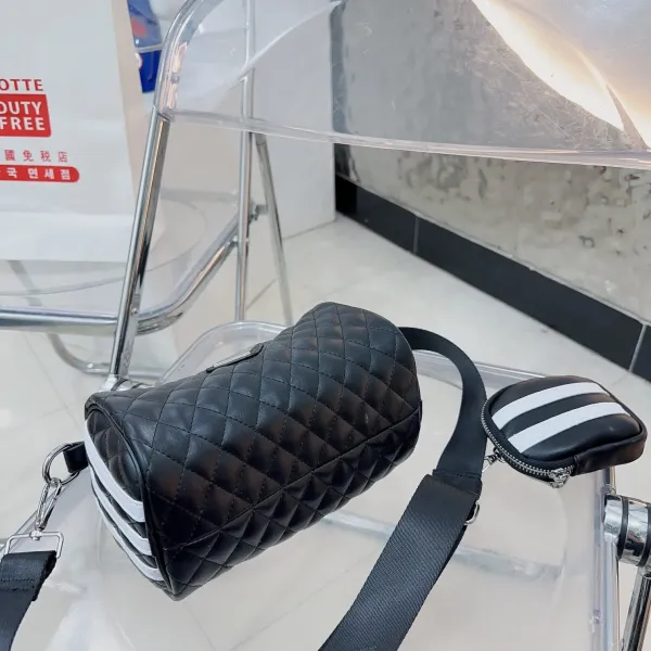 【PRADA  公式旗艦店】プラダ   ショルダーバッグ 当日出荷 好評に付き再入荷！29*17*6.5CM