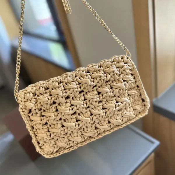 【CELINE 公式旗艦店】セリーヌ 斜めがけバッグ 当日出荷 好評に付き再入荷!25*9*12CM 1240723 【CELINE 公式旗艦店】セリーヌ 斜めがけバッグ 当日出荷 好評に付き再入荷!25*9*12CM 1240723