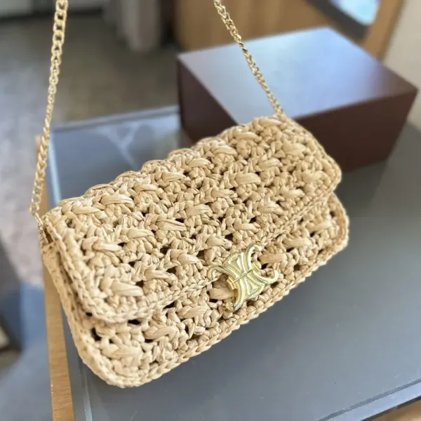 【CELINE 公式旗艦店】セリーヌ 斜めがけバッグ 当日出荷 好評に付き再入荷!25*9*12CM 1240723 【CELINE 公式旗艦店】セリーヌ 斜めがけバッグ 当日出荷 好評に付き再入荷!25*9*12CM 1240723