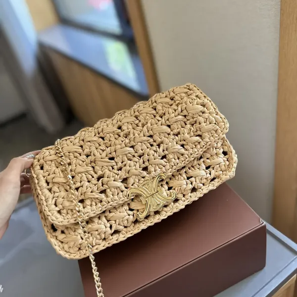 【CELINE 公式旗艦店】セリーヌ 斜めがけバッグ 当日出荷 好評に付き再入荷!25*9*12CM 1240723 【CELINE 公式旗艦店】セリーヌ 斜めがけバッグ 当日出荷 好評に付き再入荷!25*9*12CM 1240723