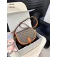 【CELINE 公式旗艦店】セリーヌ 斜めがけバッグ 当日出荷 好評に付き再入荷！18.5*15CM  1240723