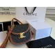 【CELINE 公式旗艦店】セリーヌ 斜めがけバッグ 当日出荷 好評に付き再入荷!18*16CM 1240723 【CELINE 公式旗艦店】セリーヌ 斜めがけバッグ 当日出荷 好評に付き再入荷!18*16CM 1240723