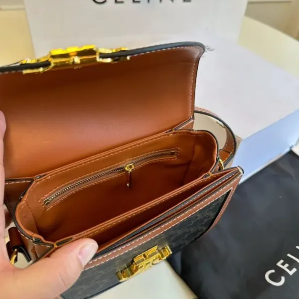 【CELINE 公式旗艦店】セリーヌ 斜めがけバッグ 当日出荷 好評に付き再入荷!18*16CM 1240723 【CELINE 公式旗艦店】セリーヌ 斜めがけバッグ 当日出荷 好評に付き再入荷!18*16CM 1240723