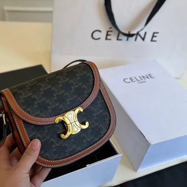 【CELINE 公式旗艦店】セリーヌ 斜めがけバッグ 当日出荷 好評に付き再入荷!18*16CM 1240723 【CELINE 公式旗艦店】セリーヌ 斜めがけバッグ 当日出荷 好評に付き再入荷!18*16CM 1240723