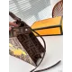 【FENDI 公式旗艦店】フェンディ 斜めがけバッグ 当日出荷 好評に付き再入荷!26.5*21.5CM 【FENDI 公式旗艦店】フェンディ 斜めがけバッグ 当日出荷 好評に付き再入荷!26.5*21.5CM