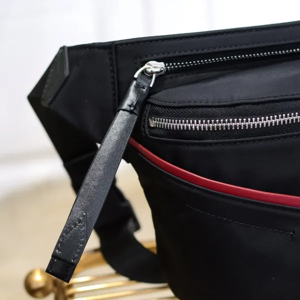 【GIVENCHY 公式旗艦店】ジバンシー   ウエストポーチ 当日出荷 好評に付き再入荷！22*28*10CM