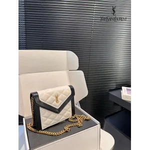 【YSL SAINT LAURENT 公式旗艦店】サンローラン   斜めがけバッグ 当日出荷 好評に付き再入荷！17*13.5CM  240722