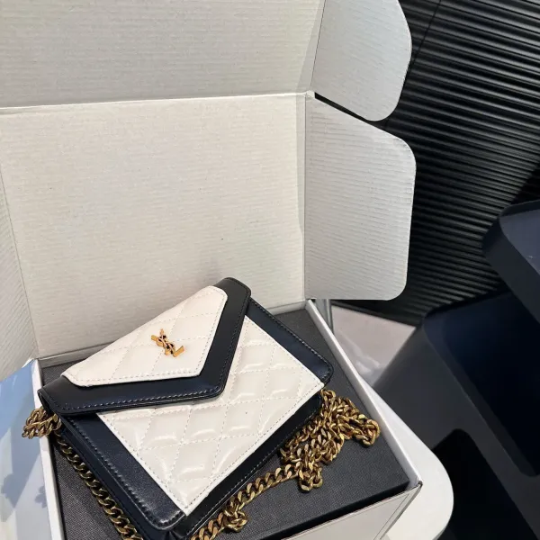 【YSL SAINT LAURENT 公式旗艦店】サンローラン 斜めがけバッグ 当日出荷 好評に付き再入荷!17*13.5CM 240722 【YSL SAINT LAURENT 公式旗艦店】サンローラン 斜めがけバッグ 当日出荷 好評に付き再入荷!17*13.5CM 240722