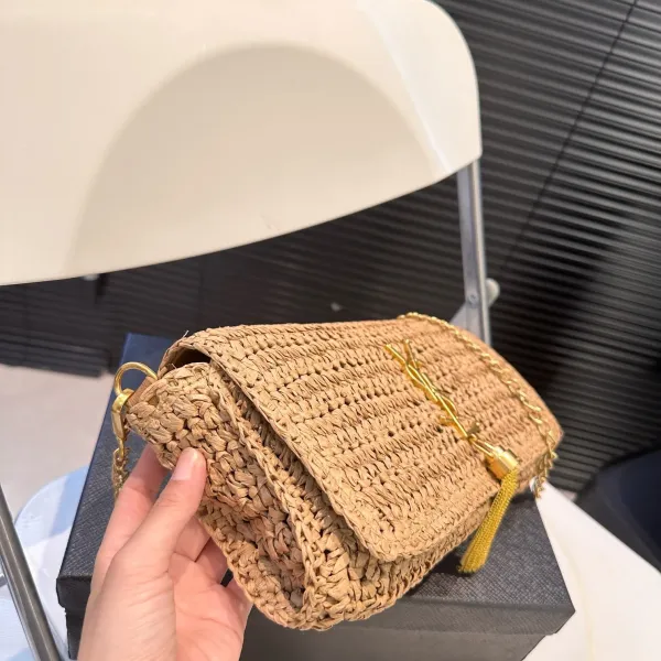 【YSL SAINT LAURENT 公式旗艦店】サンローラン   斜めがけバッグ 当日出荷 好評に付き再入荷！27*12CM 240722