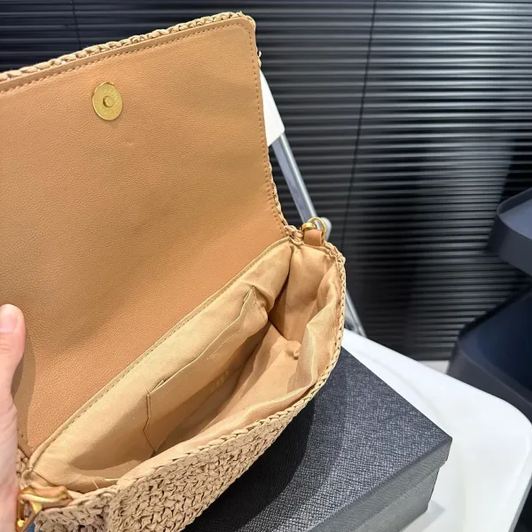 【YSL SAINT LAURENT 公式旗艦店】サンローラン   斜めがけバッグ 当日出荷 好評に付き再入荷！27*12CM 240722