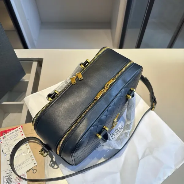 【YSL SAINT LAURENT 公式旗艦店】サンローラン 旅行かばん 当日出荷 好評に付き再入荷!31*19*13CM 240722 【YSL SAINT LAURENT 公式旗艦店】サンローラン 旅行かばん 当日出荷 好評に付き再入荷!31*19*13CM 240722