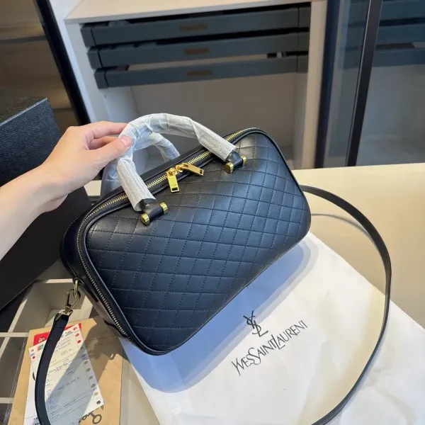 【YSL SAINT LAURENT 公式旗艦店】サンローラン 旅行かばん 当日出荷 好評に付き再入荷!31*19*13CM 240722 【YSL SAINT LAURENT 公式旗艦店】サンローラン 旅行かばん 当日出荷 好評に付き再入荷!31*19*13CM 240722