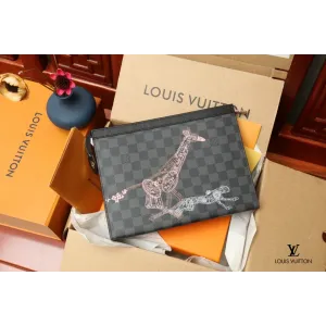 LV【LOUIS VUITTON  公式 旗艦店】 ルイヴィトン   クラッチバッグ 当日出荷 好評に付き再入荷！24*21*6CM  241101