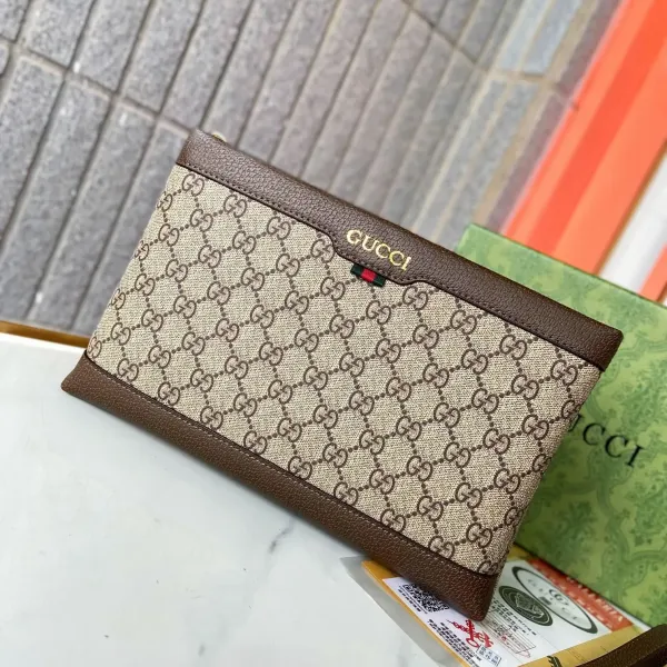 【GUCCI  公式 旗艦店】 グッチ   クラッチバッグ 当日出荷 好評に付き再入荷！28*18*2.5CM  241101