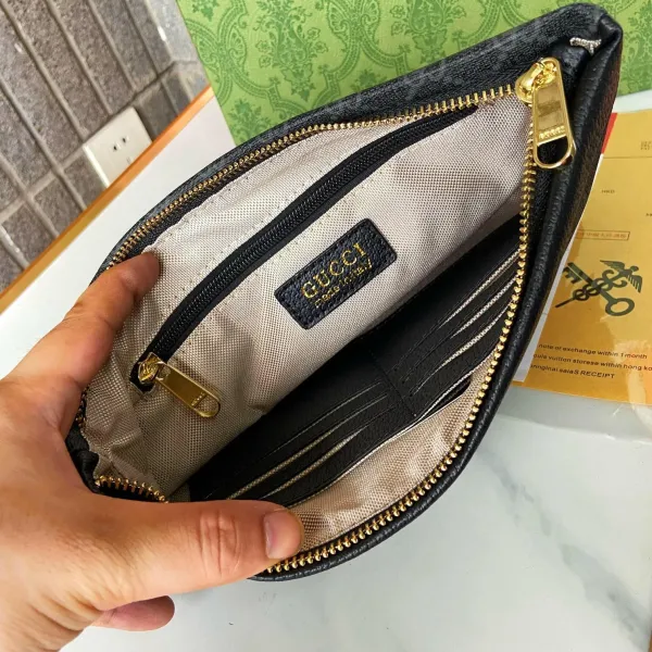 【GUCCI  公式 旗艦店】 グッチ   クラッチバッグ 当日出荷 好評に付き再入荷！28*18*2.5CM  241101