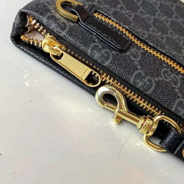 【GUCCI  公式 旗艦店】 グッチ   クラッチバッグ 当日出荷 好評に付き再入荷！28*18*2.5CM  241101