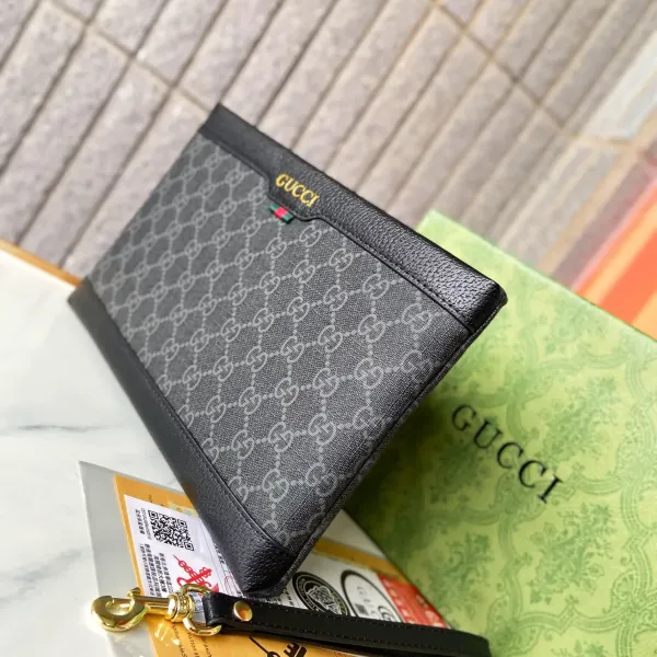 【GUCCI  公式 旗艦店】 グッチ   クラッチバッグ 当日出荷 好評に付き再入荷！28*18*2.5CM  241101