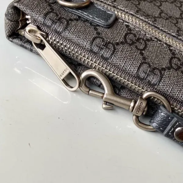【GUCCI  公式 旗艦店】 グッチ   クラッチバッグ 当日出荷 好評に付き再入荷！28*18*2.5CM  241101