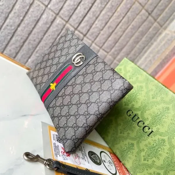 【GUCCI  公式 旗艦店】 グッチ   クラッチバッグ 当日出荷 好評に付き再入荷！28*18*2.5CM  241101