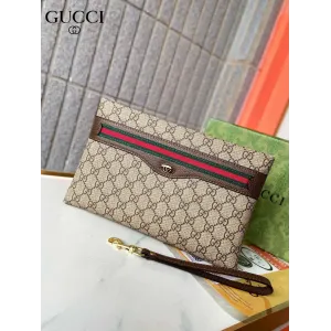 【GUCCI  公式 旗艦店】 グッチ   クラッチバッグ 当日出荷 好評に付き再入荷！28*18*2.5CM  241101