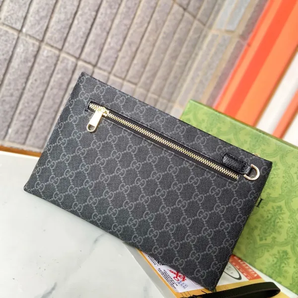 【GUCCI  公式 旗艦店】 グッチ   クラッチバッグ 当日出荷 好評に付き再入荷！28*18*2.5CM  241101
