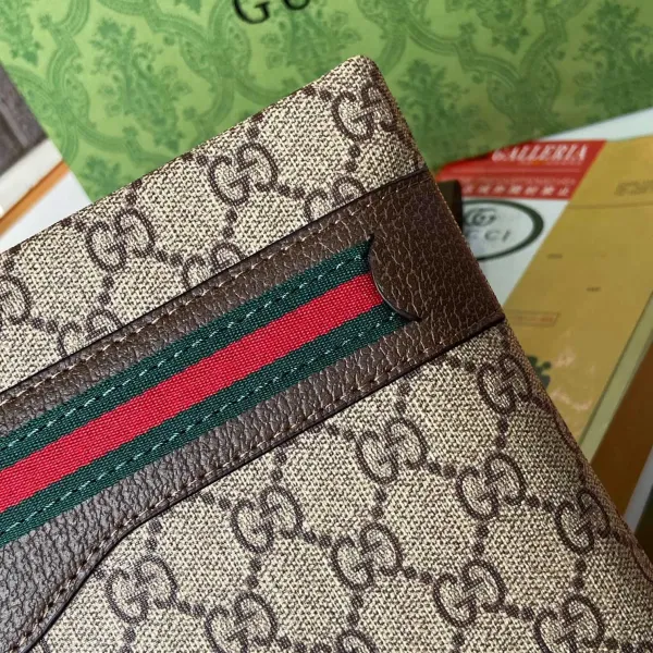 【GUCCI  公式 旗艦店】 グッチ   クラッチバッグ 当日出荷 好評に付き再入荷！28*18*2.5CM  241101