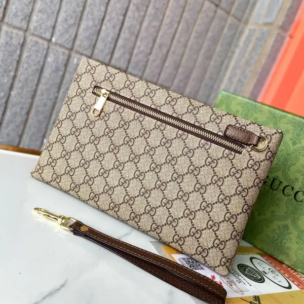 【GUCCI 公式 旗艦店】 グッチ クラッチバッグ 当日出荷 好評に付き再入荷!28*18*2.5CM 241101 【GUCCI 公式 旗艦店】 グッチ クラッチバッグ 当日出荷 好評に付き再入荷!28*18*2.5CM 241101