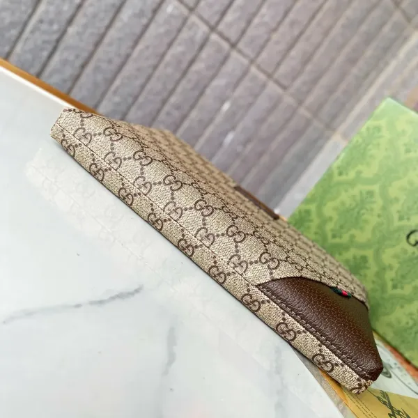 【GUCCI 公式 旗艦店】 グッチ クラッチバッグ 当日出荷 好評に付き再入荷!28*18*2.5CM 241101 【GUCCI 公式 旗艦店】 グッチ クラッチバッグ 当日出荷 好評に付き再入荷!28*18*2.5CM 241101