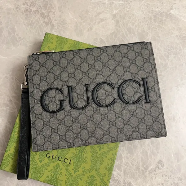【GUCCI 公式 旗艦店】 グッチ クラッチバッグ 当日出荷 好評に付き再入荷!22*28*3CM 241101 【GUCCI 公式 旗艦店】 グッチ クラッチバッグ 当日出荷 好評に付き再入荷!22*28*3CM 241101