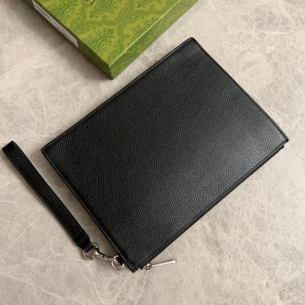 【GUCCI 公式 旗艦店】 グッチ クラッチバッグ 当日出荷 好評に付き再入荷!22*28*3CM 241101 【GUCCI 公式 旗艦店】 グッチ クラッチバッグ 当日出荷 好評に付き再入荷!22*28*3CM 241101