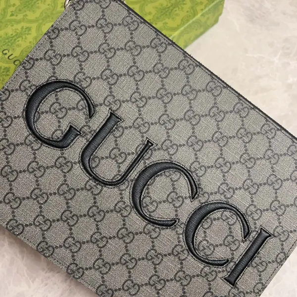 【GUCCI 公式 旗艦店】 グッチ クラッチバッグ 当日出荷 好評に付き再入荷!22*28*3CM 241101 【GUCCI 公式 旗艦店】 グッチ クラッチバッグ 当日出荷 好評に付き再入荷!22*28*3CM 241101