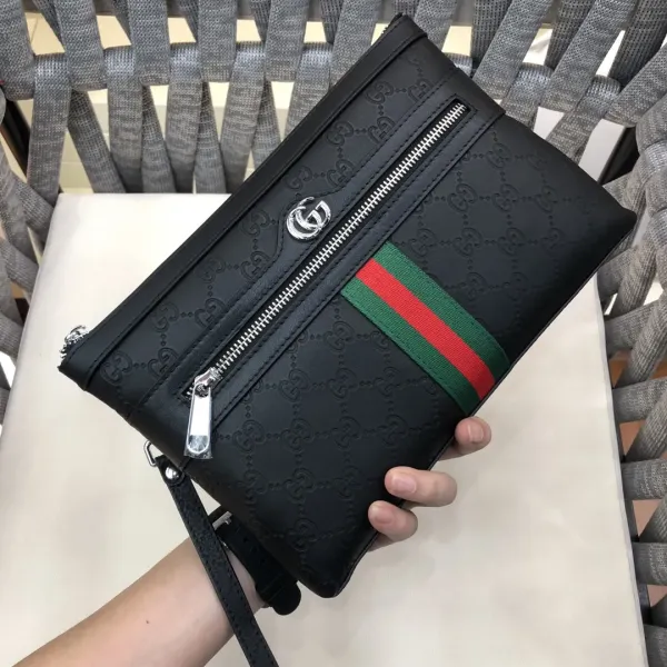 【GUCCI 公式 旗艦店】クッチ クラッチバッグ 当日出荷 好評に付き再入荷!28*18*3CM 【GUCCI 公式 旗艦店】クッチ クラッチバッグ 当日出荷 好評に付き再入荷!28*18*3CM