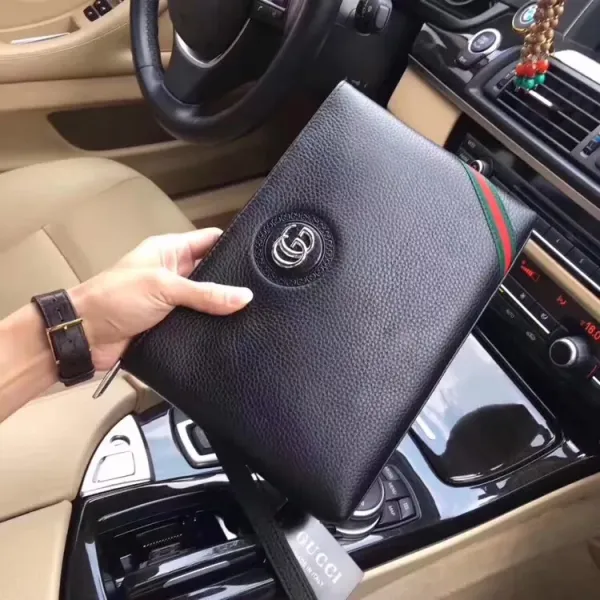 【GUCCI 公式 旗艦店】クッチ クラッチバッグ 当日出荷 好評に付き再入荷!29*19*3.5CM 【GUCCI 公式 旗艦店】クッチ クラッチバッグ 当日出荷 好評に付き再入荷!29*19*3.5CM