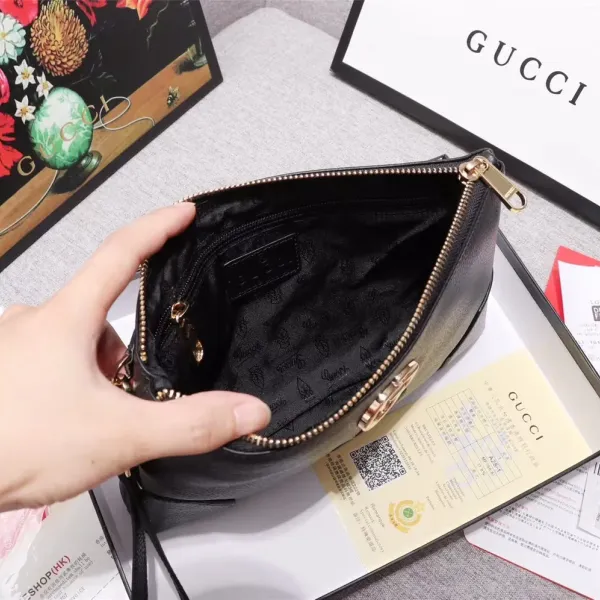 【GUCCI 公式 旗艦店】クッチ クラッチバッグ 当日出荷 好評に付き再入荷!27*18*4CM 【GUCCI 公式 旗艦店】クッチ クラッチバッグ 当日出荷 好評に付き再入荷!27*18*4CM