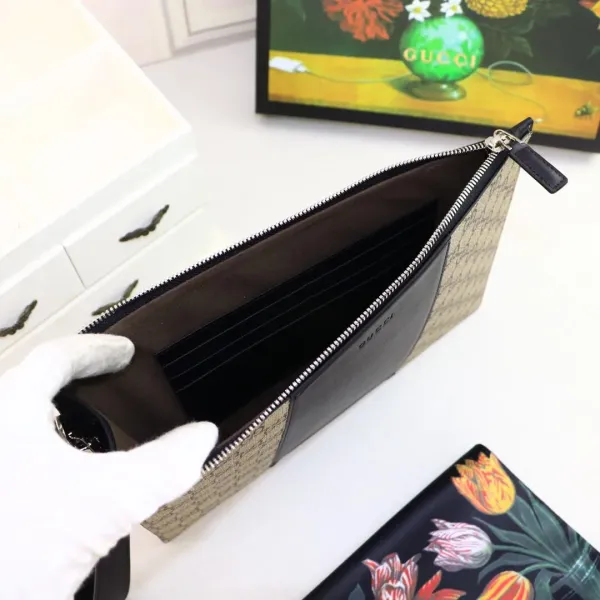 【GUCCI 公式 旗艦店】クッチ クラッチバッグ 当日出荷 好評に付き再入荷!30.5*21*1.5CM 【GUCCI 公式 旗艦店】クッチ クラッチバッグ 当日出荷 好評に付き再入荷!30.5*21*1.5CM