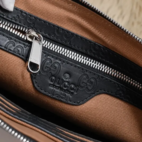 【GUCCI 公式 旗艦店】クッチ クラッチバッグ 当日出荷 好評に付き再入荷!28*18*3CM 【GUCCI 公式 旗艦店】クッチ クラッチバッグ 当日出荷 好評に付き再入荷!28*18*3CM
