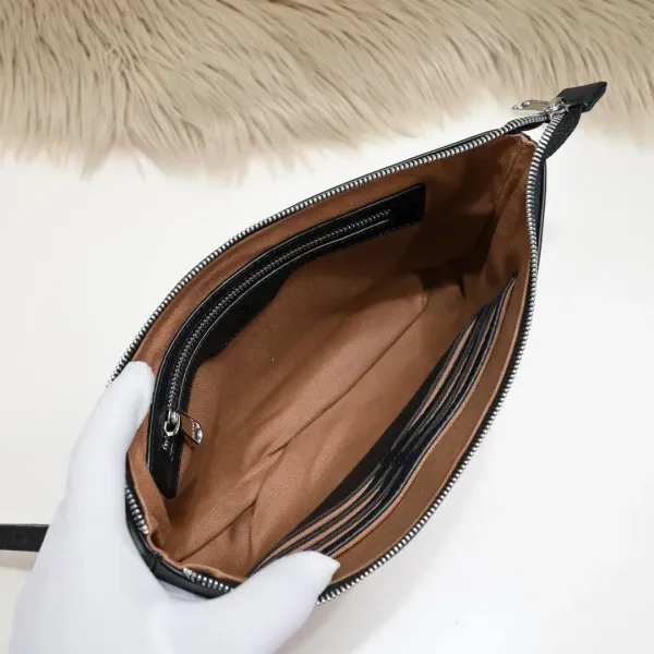 【GUCCI 公式 旗艦店】クッチ クラッチバッグ 当日出荷 好評に付き再入荷!28*18*3CM 【GUCCI 公式 旗艦店】クッチ クラッチバッグ 当日出荷 好評に付き再入荷!28*18*3CM
