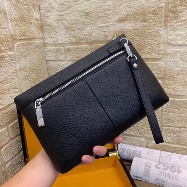 【GUCCI 公式 旗艦店】クッチ クラッチバッグ 当日出荷 好評に付き再入荷!28*18.3CM 【GUCCI 公式 旗艦店】クッチ クラッチバッグ 当日出荷 好評に付き再入荷!28*18.3CM