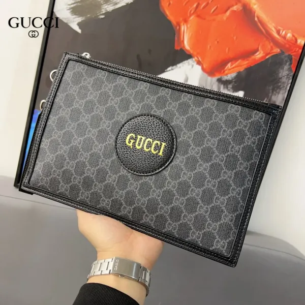 【GUCCI 公式 旗艦店】クッチ クラッチバッグ 当日出荷 好評に付き再入荷!29*20CM 【GUCCI 公式 旗艦店】クッチ クラッチバッグ 当日出荷 好評に付き再入荷!29*20CM