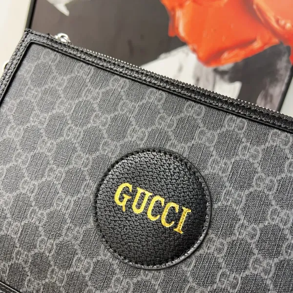 【GUCCI 公式 旗艦店】クッチ クラッチバッグ 当日出荷 好評に付き再入荷!29*20CM 【GUCCI 公式 旗艦店】クッチ クラッチバッグ 当日出荷 好評に付き再入荷!29*20CM