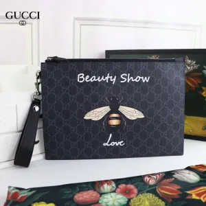 【GUCCI 公式 旗艦店】クッチ クラッチバッグ 当日出荷 好評に付き再入荷!30.5*21*1.5CM 【GUCCI 公式 旗艦店】クッチ クラッチバッグ 当日出荷 好評に付き再入荷!30.5*21*1.5CM