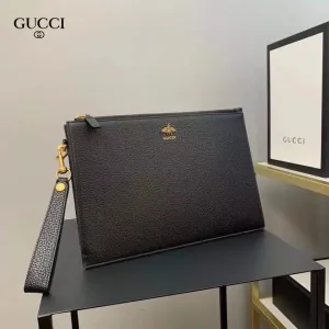 【GUCCI 公式 旗艦店】クッチ クラッチバッグ 当日出荷 好評に付き再入荷!30.5*21*1.5CM 【GUCCI 公式 旗艦店】クッチ クラッチバッグ 当日出荷 好評に付き再入荷!30.5*21*1.5CM